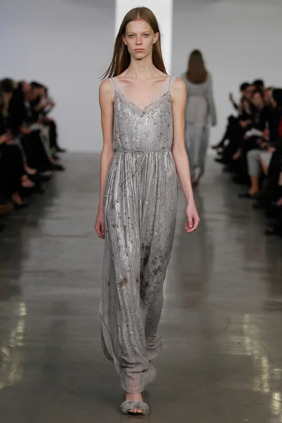 Look 19